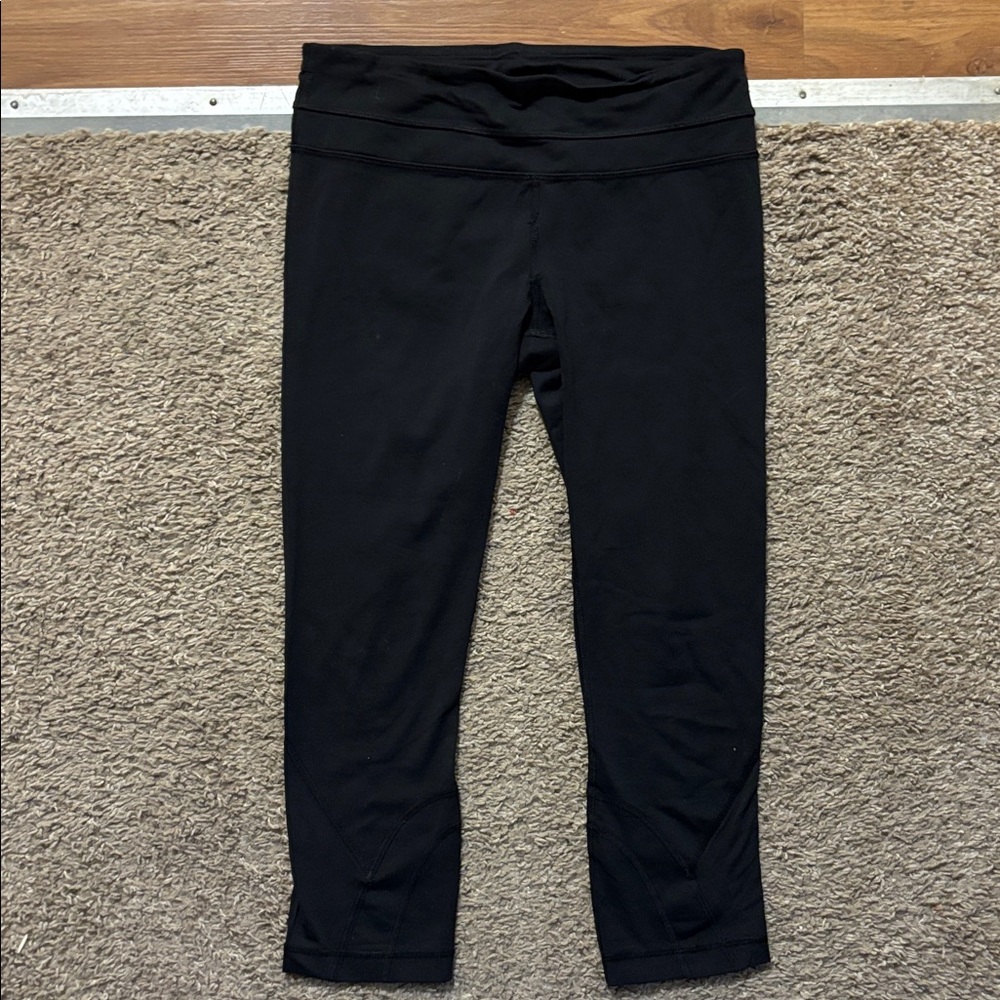Lululemon Woman 6 Black Running Capris Bottom Hem Seams Inside Drawstring Waist